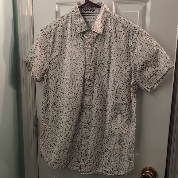 Denim & Flower White Casual Button Down Shirt with Speckled Design - Picture 1 of 6